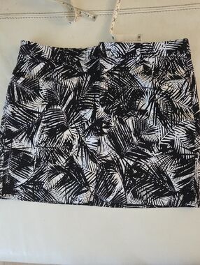 Mario Serrani Black and White Palm-Print Women's Shorts
